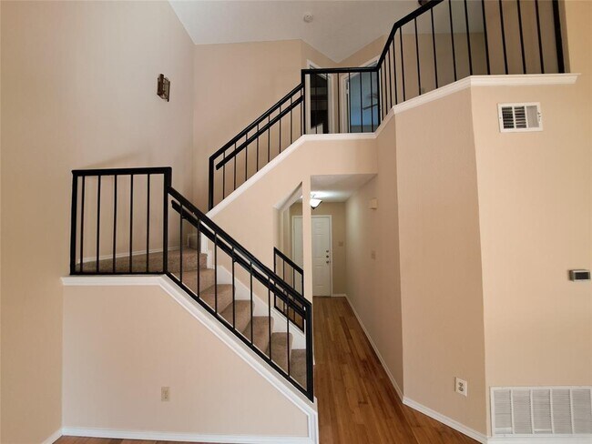 Foto del edificio - 12917 Steeple-Chase Dr