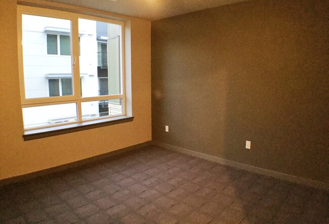 Building Photo - Modern 2  Bedroom Condo