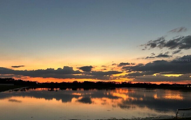 Foto del edificio - 1225 Lilac Ln