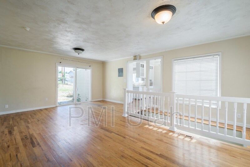 Primary Photo - 386 Clifton Ave