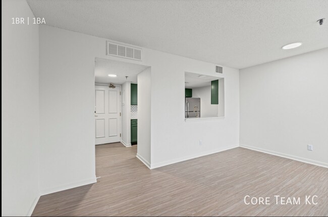 Foto del edificio - 235 Ward Pkwy