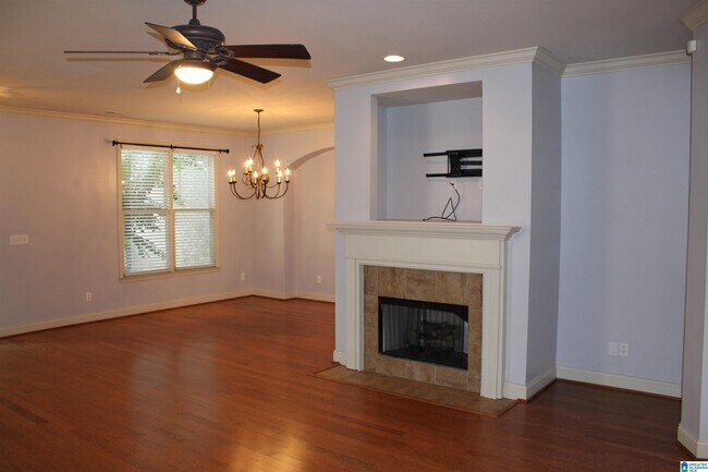 Building Photo - 5597 Park Side Cir