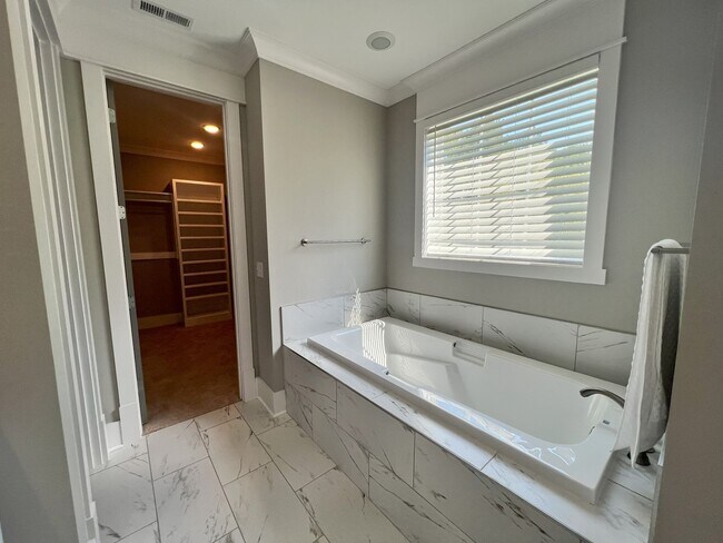 Building Photo - Coming soon!! Beautiful 3-Bedroom, 2.5-Bat...