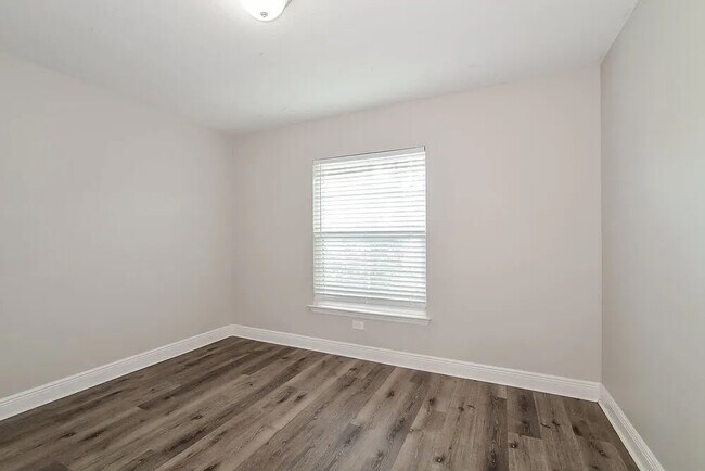 Building Photo - 2214 Angel Fish Loop