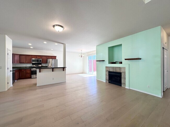 Foto del edificio - 4 Bed 3 Bath Single Family Home in Central Beaverton!! MOVE IN SPECIAL