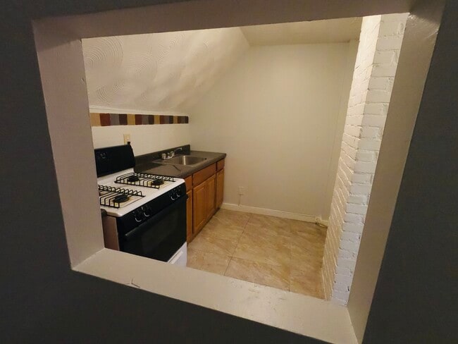 Building Photo - 271 W Ivy St