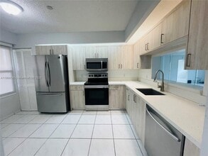 Building Photo - 571 SW 141st Ave