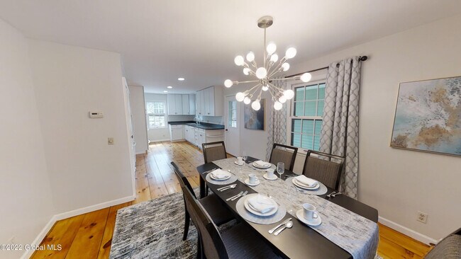 Foto del edificio - 12 Mystic Ln