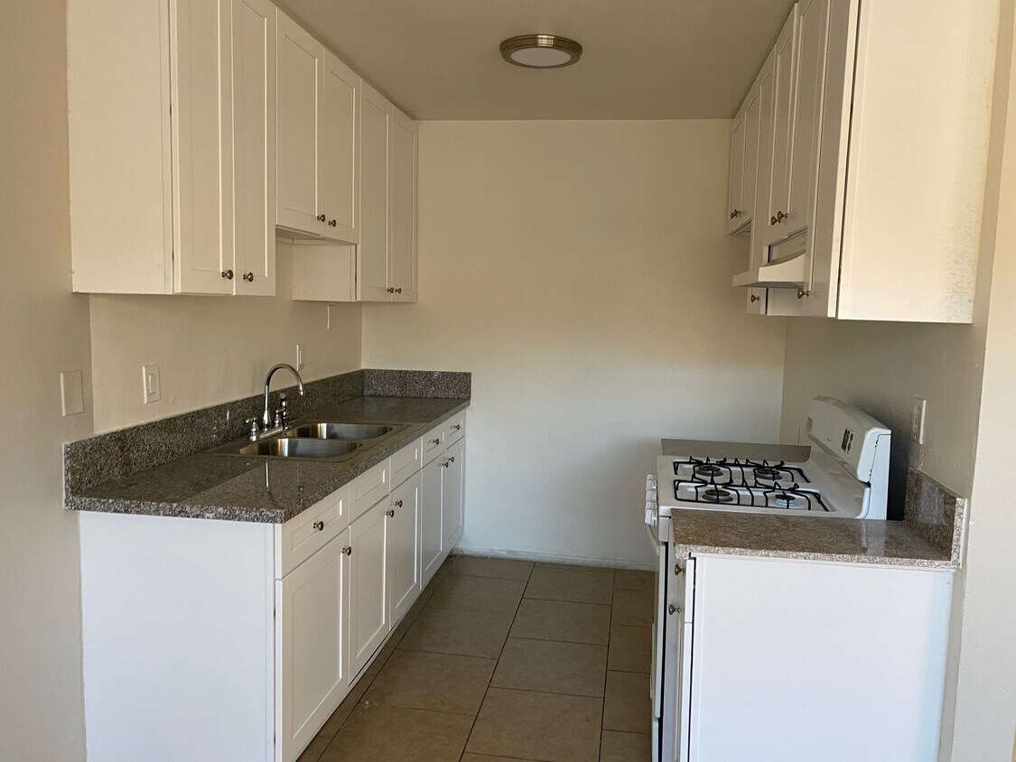 8 Apartments for Rent in Granada Hills, CA Westside Rentals