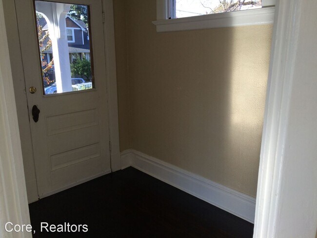 Foto del edificio - 2 br, 1 bath House - 502 NE 29th Ave.