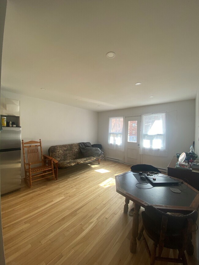 Photo du bâtiment - 3010 Rue Goyer