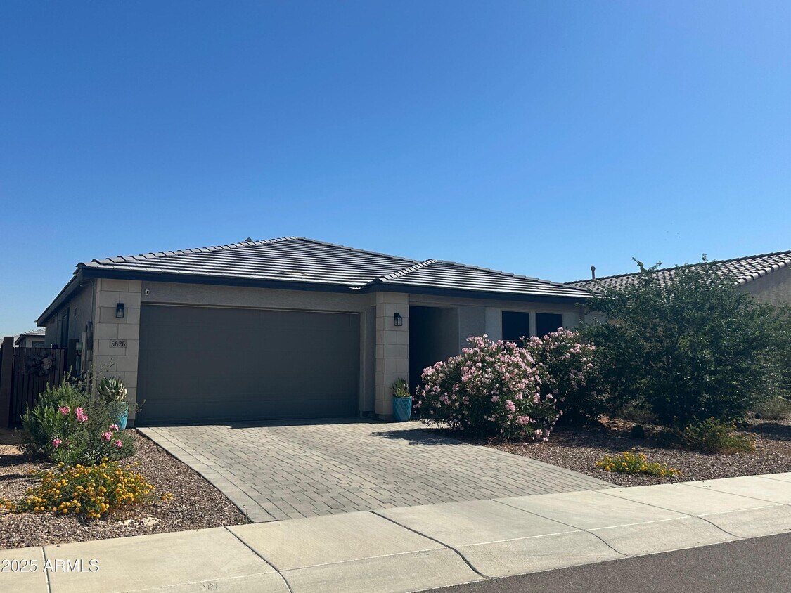 Foto principal - 5626 W Western Star Blvd