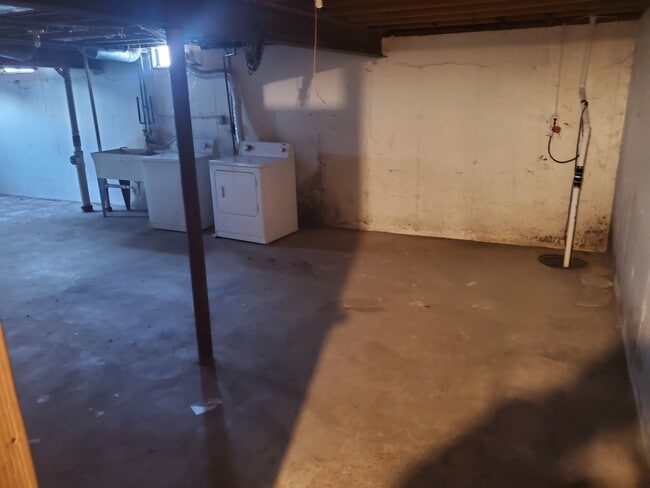 Building Photo - 3907 88th St