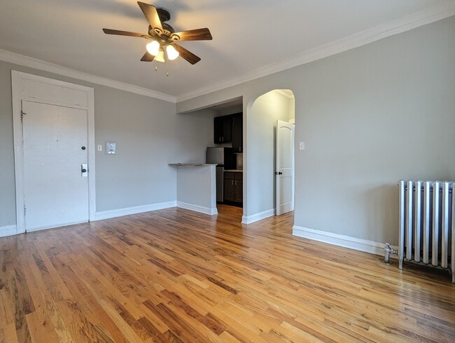 Building Photo - 4610 N Paulina St