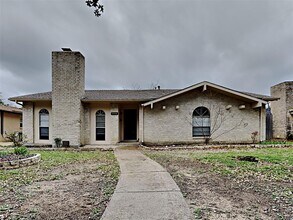 Building Photo - 1504 Carnation Dr