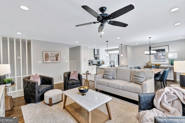 Foto del edificio - 2480 Powers Ferry Dr SE