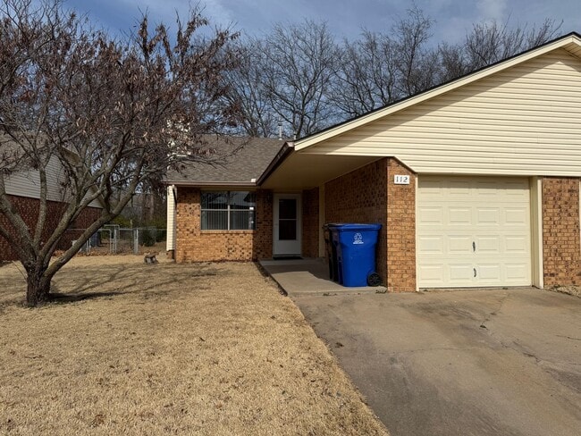 Building Photo - Broken Arrow 3 bedroom 2 Bath Duplex