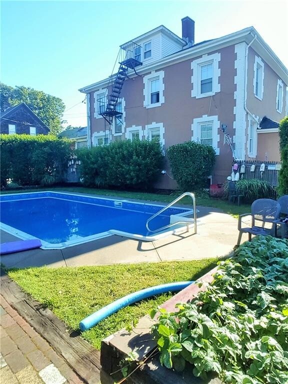 10 Braman St, Newport, RI 02840 House for Rent in Newport, RI