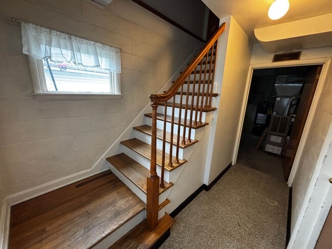 Building Photo - Private Apartment with Two Stall garage