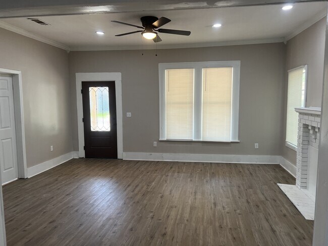 Foto del edificio - 134 W 5th St