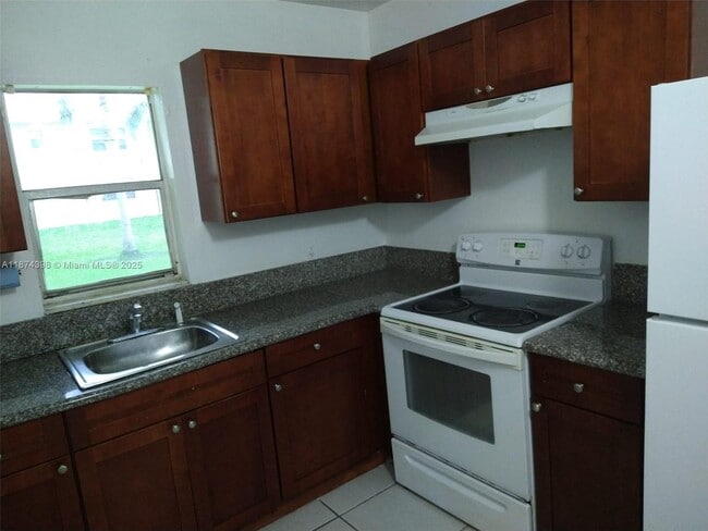 Foto del edificio - 4160 NW 21st St