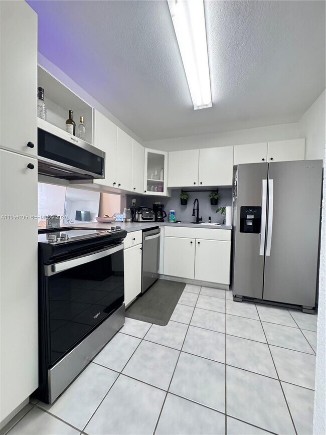 Foto del edificio - 500 Three Islands Boulevard