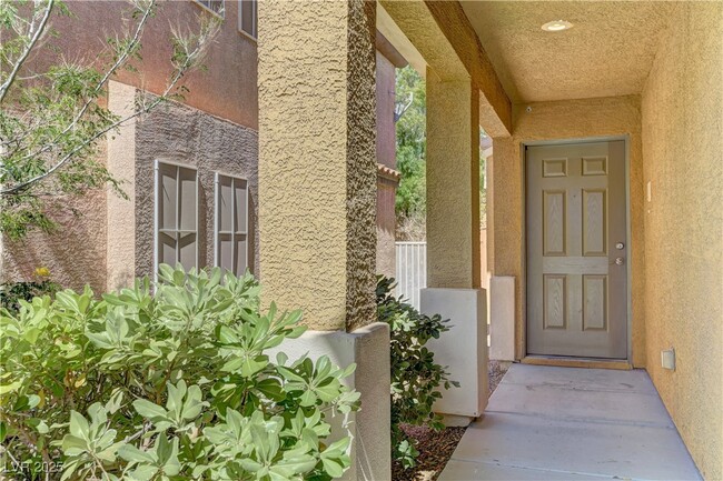 Building Photo - 236 Fairway Woods Dr