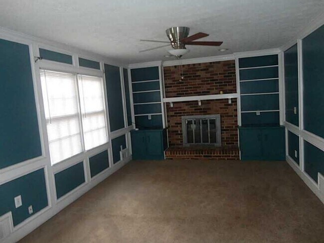 Building Photo - 1448 Hunters Ford