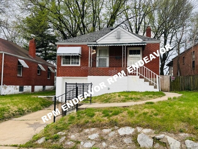 Building Photo - 50% Off Rent !  2 Bed with Bonus Room!, Ba...