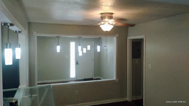 Foto del edificio - 3735 California Ave