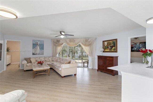 Building Photo - 3290 SE Aster Ln