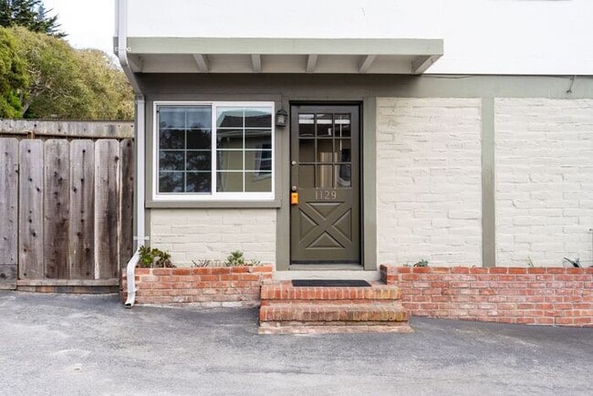 Building Photo - Pacific Grove Coastal Cottage – 2 Bedroom