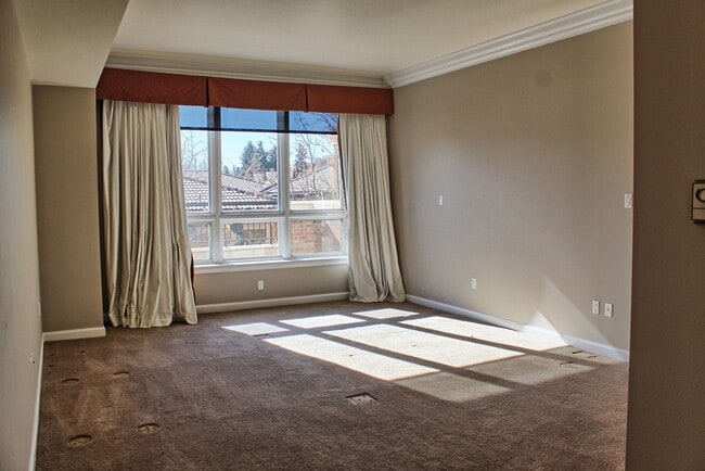 Foto del edificio - 2400 E Cherry Creek S Dr