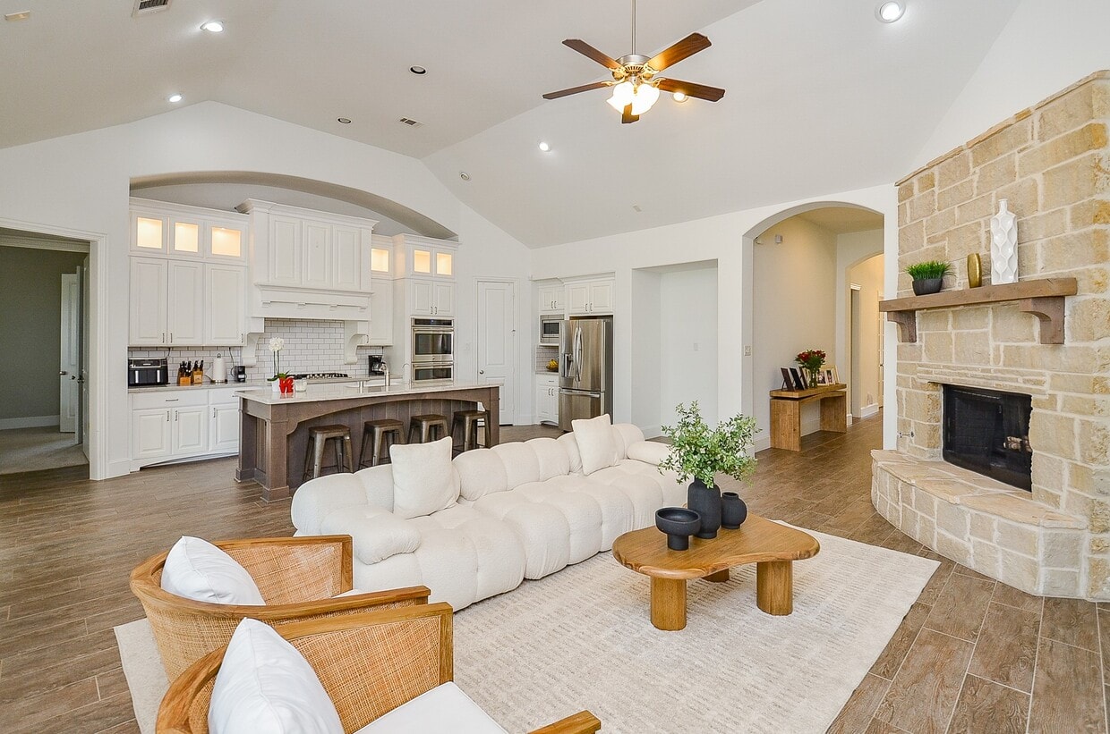 Primary Photo - 27522 Blackstone Canyon Ln