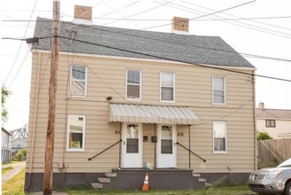 Building Photo - 208 8th St