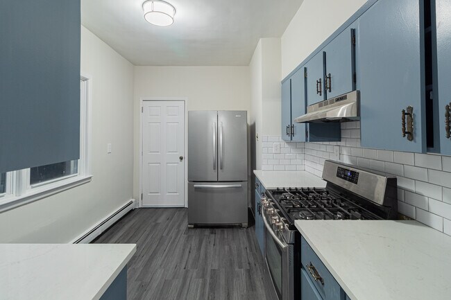 Building Photo - 649 Maple Ave
