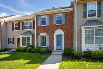 Building Photo - 357 Hadleigh Ln