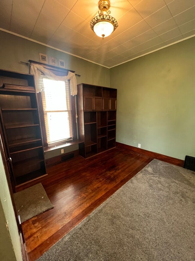 Foto del edificio - Spacious 4 Bedroom, 2 Bathroom Home