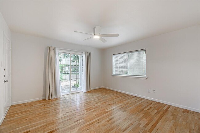 Foto del edificio - 210 Emerson St