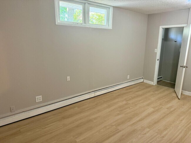Foto del edificio - 2114 Smith Ave