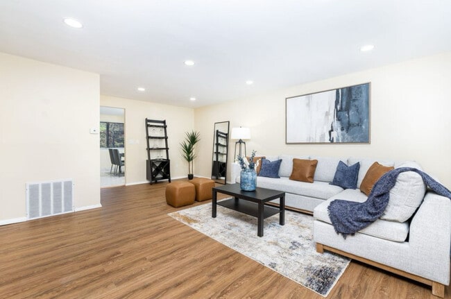 Building Photo - 47 Conestoga Way