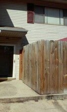 Building Photo - 7560 Taylor Rd