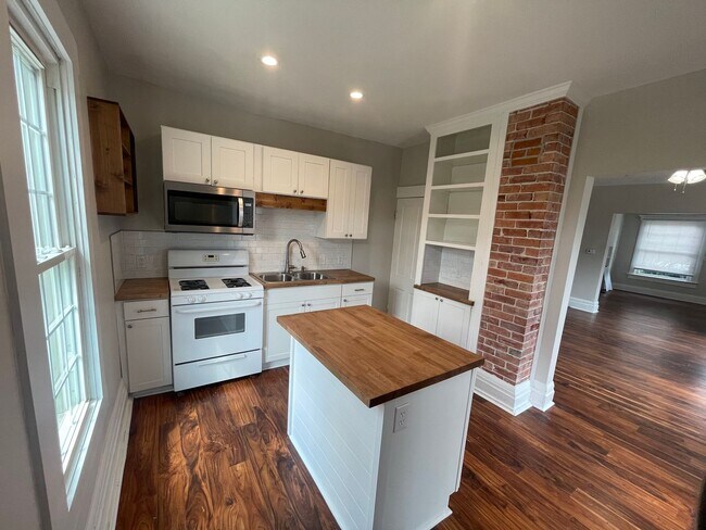 Building Photo - 45-47 E. Maynard Ave.