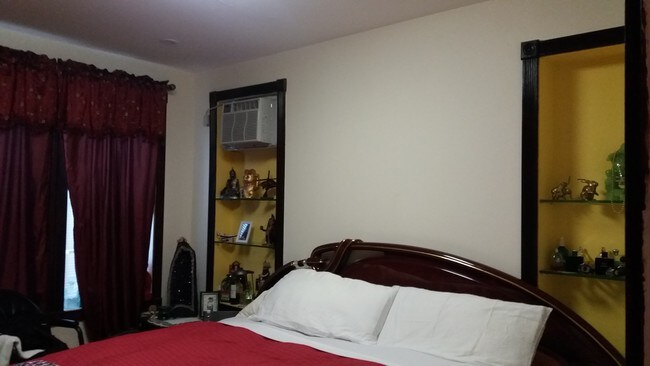 Foto del edificio - 32-04 83rd St