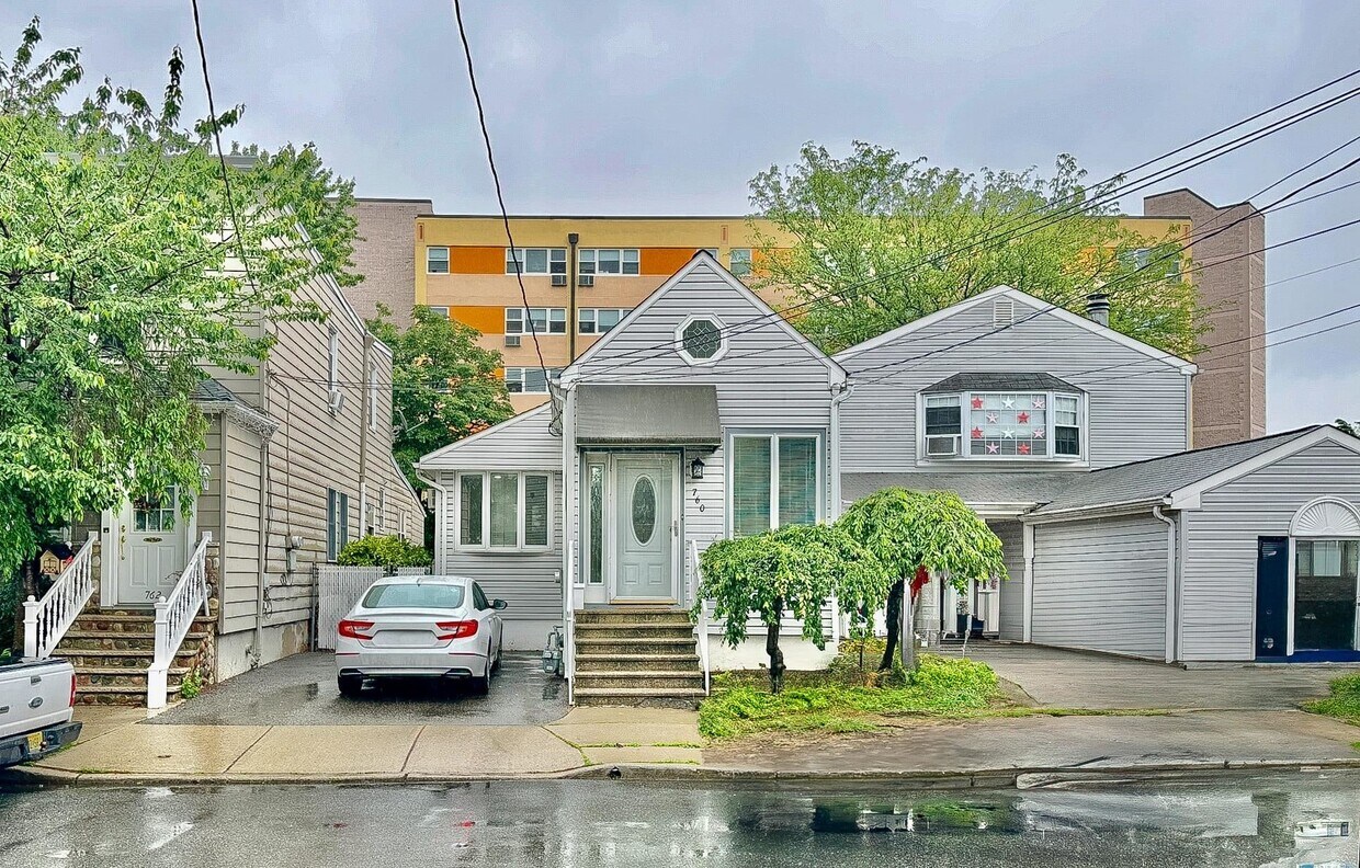 Foto principal - 760 6th St