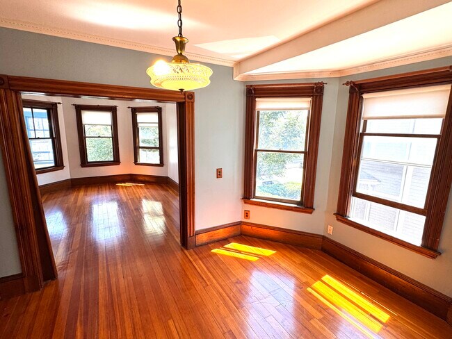 Sala de estar y comedor - 104 Hancock St