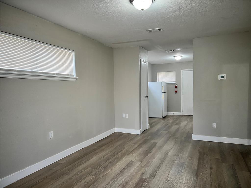 Foto principal - 7814 Glass St
