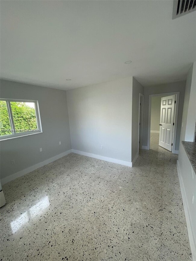 Foto del edificio - 3518 SW 24th Ter