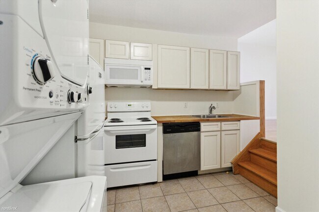 Foto del edificio - 2 br, 2 bath Triplex - 1616 WILLINGTON ST ...