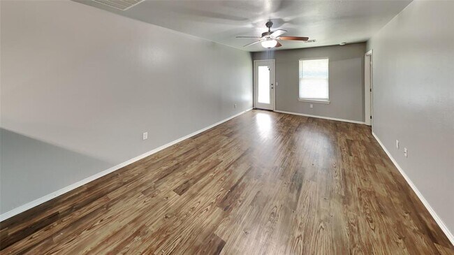 Building Photo - 1832 Casitas Cir